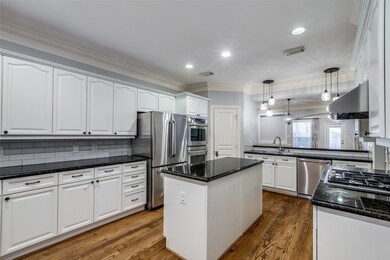 1739 Michigan St, Houston, TX 77006 - photo 4