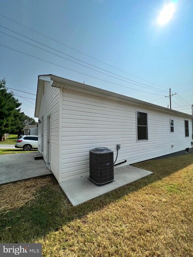 300 W 4th Ave, Ranson, WV 25438 - photo 3