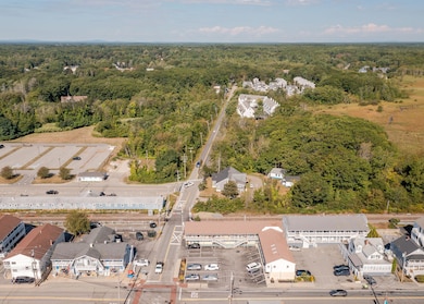 Plenty of parking nearby