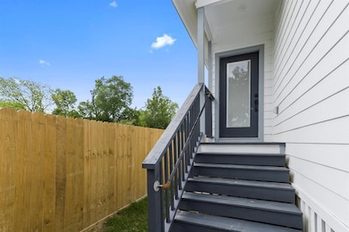 769 Dillard St unit A, Houston, TX 77091 - photo 2