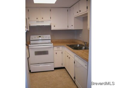 55 Riverside Dr unit 105, Cocoa, FL 32922 - photo 3