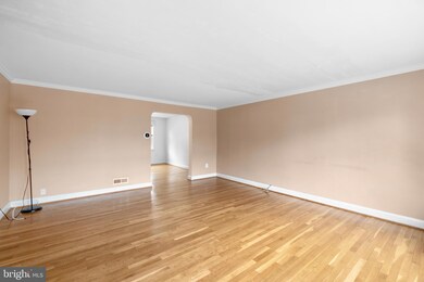 8520 Pleasant Plains Rd, Towson, MD 21286 - photo 2