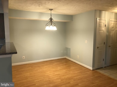 12008 Ridge Knoll Dr unit 506A, Fairfax, VA 22033 - photo 4