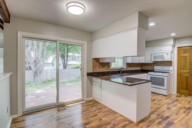 8110 Westgate Dr, Lenexa, KS 66215 - photo 4