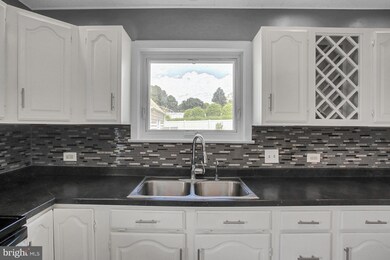 905 Beech St, Reading, PA 19605 - photo 7