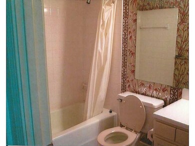 262 Chatham Cir unit 262, Warwick, RI 02886 - photo 2