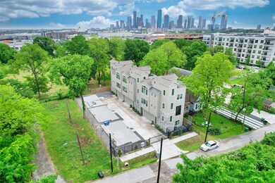 1418 Wichman St, Houston, TX 77007 - photo 2