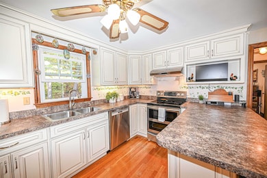 58 Tallant Rd, Pelham, NH 03076 - photo 4