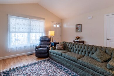 17 Stinson Dr unit 11, Nashua, NH 03063 - photo 7