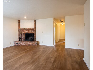 4631 Daisy St, Springfield, OR 97478 - photo 5