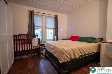 Lower Unit bedroom