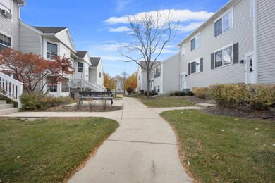 807 Hidden Creek Ln unit 4204, North Aurora, IL 60542 - photo 4
