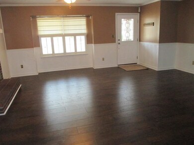 704 Plaza Dr, Jacksonville, NC 28540 - photo 4