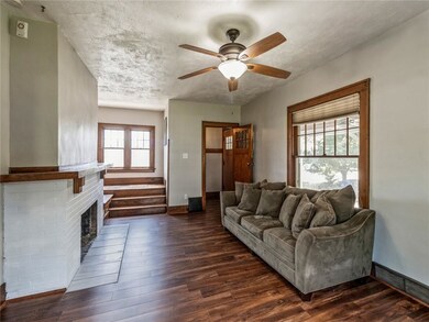 1215 42nd St, Des Moines, IA 50311 - photo 3