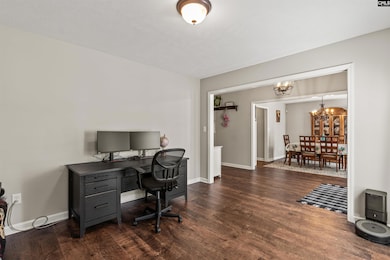 Office/den/flex space