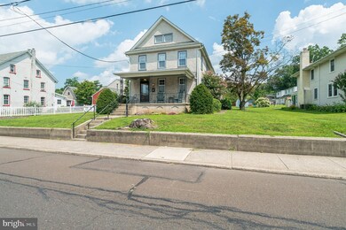 331 E Walnut St, Perkasie, PA 18944 - photo 2