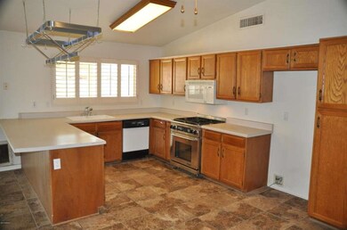 3115 N. Sycamore 007