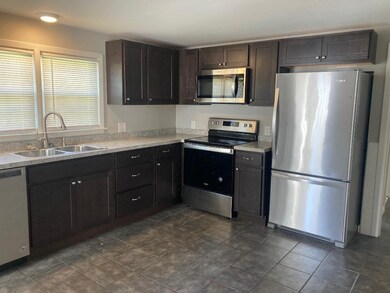 92 Lynch St, Providence, RI 02908 - photo 2