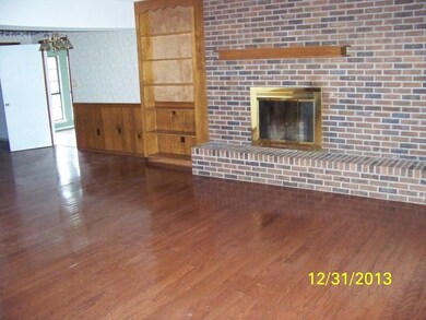 Living Room (2)
