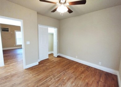 913 W Day St, Denison, TX 75020 - photo 5
