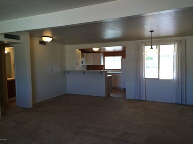 Dining Area, Breakfast Bar