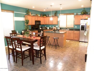 Eat-in Kitchen