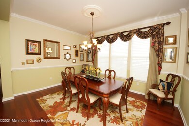 8-Dining Room-12-Colonial-Way