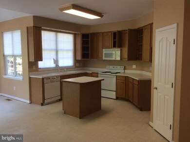 2403 Summershade Ct, Odenton, MD 21113 - photo 3