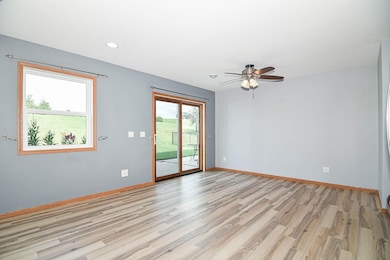 1982 Golden Eagle Dr, Dubuque, IA 52001 - photo 7