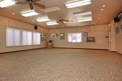 004_Clubhouse Interior