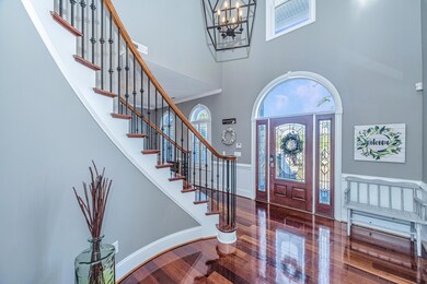 115WelchmanAve005