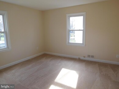 6111 Alpine St, District Heights, MD 20747 - photo 5