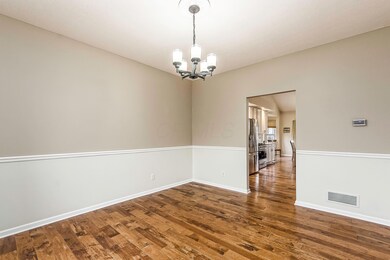 7956 Eric Ct, Lewis Center, OH 43035 - photo 5