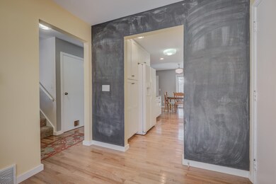 Kitchen Dining Area