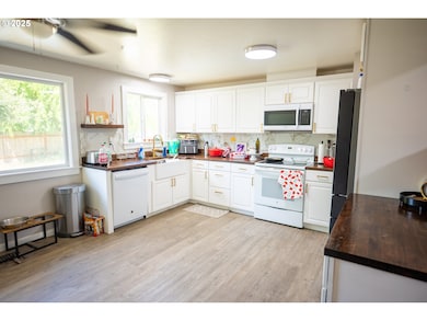 36048 Riverside Dr, Albany, OR 97321 - photo 7