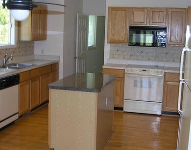 4768 Sawgrass Dr E unit 3, Ann Arbor, MI 48108 - photo 6