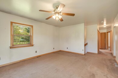4905 Nixon Road Living Room 2