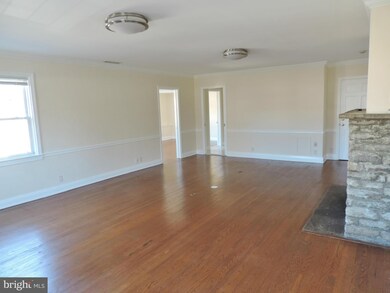 105 W Washington St unit C-1, Middleburg, VA 20117 - photo 2