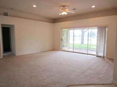 P33825 GREAT ROOM #1