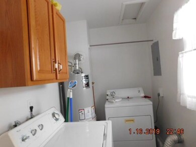 321 W Weber Dr, Muncie, IN 47303 - photo 6