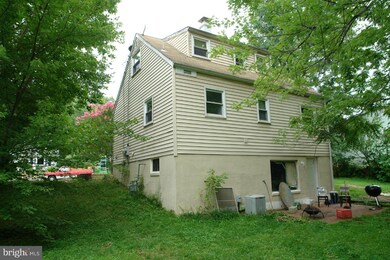 135 Lambert Dr, Manassas Park, VA 20111 - photo 2