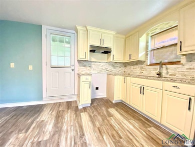 208 Home St, Longview, TX 75601 - photo 7