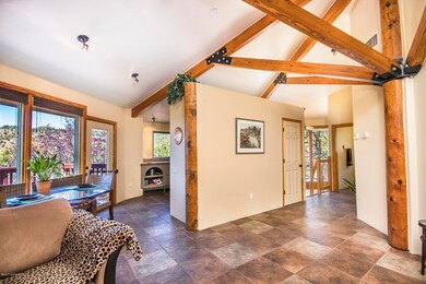 09_Living to Kitchen