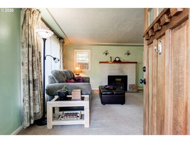 435 S Locust St, Canby, OR 97013 - photo 4