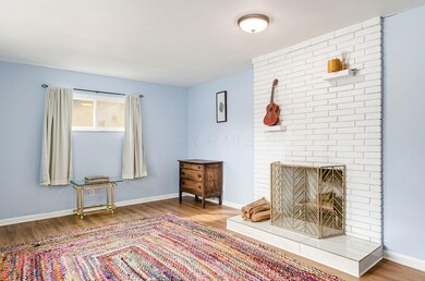 005_f_F 1723 Shady Lane Rd001