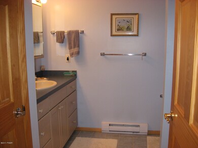 135 Broadmoor Dr, Hawley, PA 18428 - photo 7