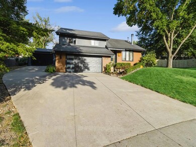 3737 SW 33rd St, Des Moines, IA 50321 - photo 2