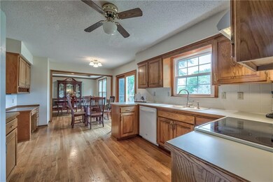 13600 W 68th St, Shawnee, KS 66216 - photo 3