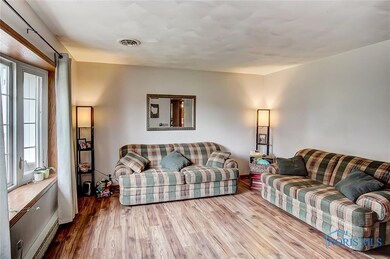 23115 W Winfield Dr, Genoa, OH 43430 - photo 4