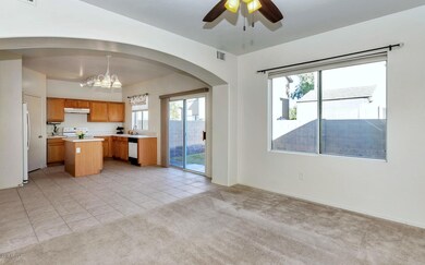 4138 W Carter Rd-large-005-009-Main Livi